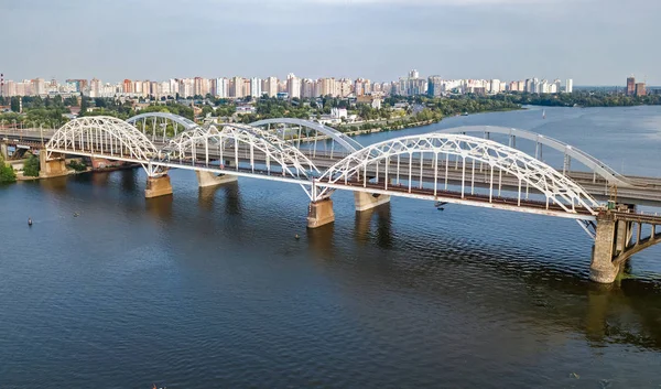 Översta Flygfoto Bil Och Järnväg Darnitsky Bron Över Floden Dnepr — Stockfoto