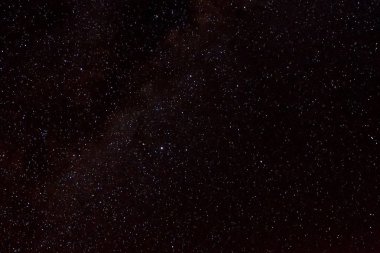 Yıldızlar ve galaksiler gökyüzü gece evreni parlak yıldız alanının siyah yıldızlı arka planı