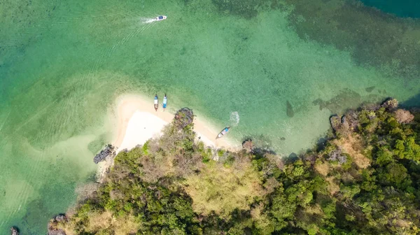 Luchtfoto Drone Uitzicht Tropische Eilanden Stranden Boten Blauwe Heldere Andaman — Stockfoto