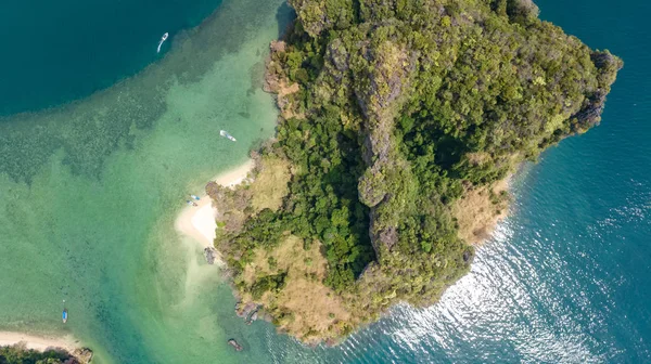 Luchtfoto Drone Uitzicht Tropische Eilanden Stranden Boten Blauwe Heldere Andaman — Stockfoto