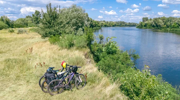 Family Cycling Outdoors Bicycles River Aerial View Bikes Helmets Sport — Stock Photo, Image