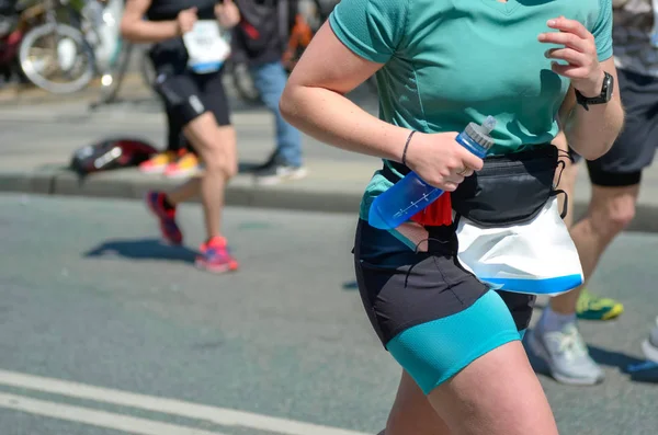 Maratończyk Bieganie Wyścig Kobieta Biegacz Wyścigi Samochodowe Biegać Sport Konkurencji — Zdjęcie stockowe