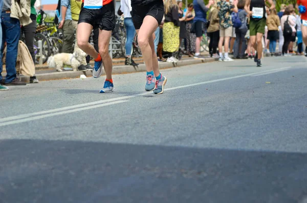 Carrera Maratón Muchos Corredores Pies Las Carreras Carretera Competencia Deportiva — Foto de Stock