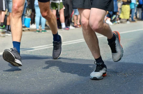 Maratona Corsa Molti Corridori Piedi Sulle Corse Strada Competizione Sportiva — Foto Stock