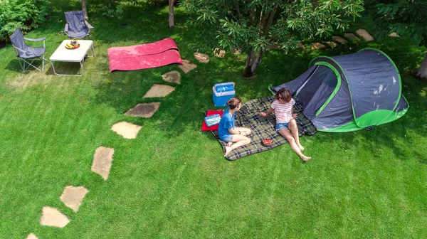 Vue Aérienne Camping Haut Mère Fille Amusent Tente Matériel Camping — Photo