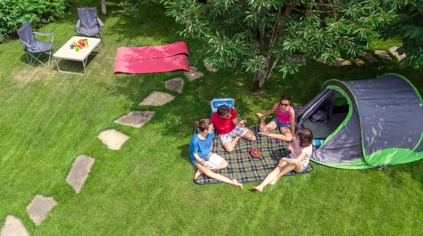 Family Vacation Campsite Aerial Top View Parents Kids Relax Have — Stock Photo, Image