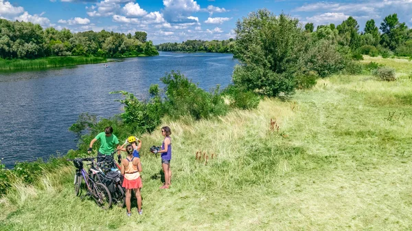 Familia Bicicleta Aire Libre Padres Activos Niños Bicicleta Vista Aérea Imagen De Stock