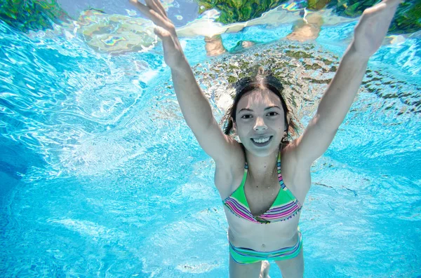 Child Swims Underwater Swimming Pool Happy Active Teenager Girl Dives — Stock Photo, Image