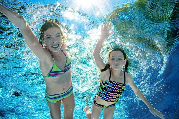 Children Swim Underwater Swimming Pool Happy Active Girls Have Fun — Stock Photo, Image