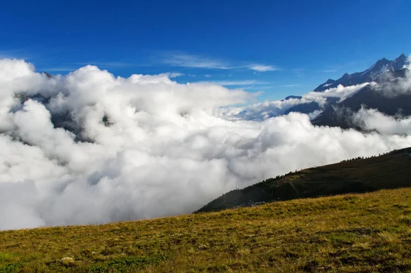 Linda Paisagem Dos Alpes Suíços Com Vista Para Montanha Verão — Fotografia de Stock