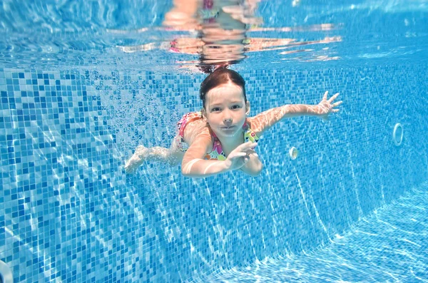 Child Swims Underwater Swimming Pool Little Baby Girl Dives Has — Stock Photo, Image