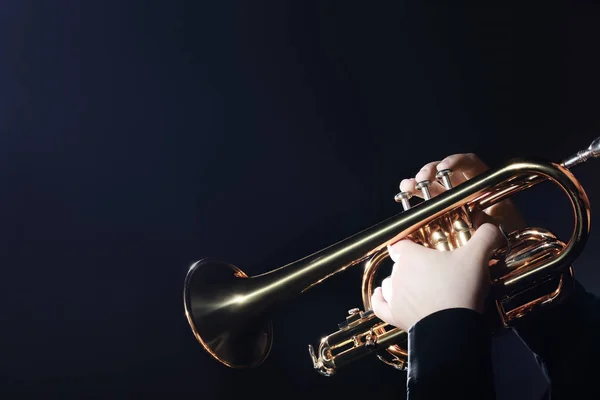 Trombita Hangszer Zene Játékos Trombitás Jazz Játszik Sárgaréz Műszeres Kornettkezek — Stock Fotó