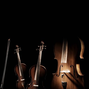Yaylı aletler izole. Keman, Viyola ve Viyolonsel müzik aleti Orkestrası. Siyah arka plan üzerine izole klasik müzik aletleri