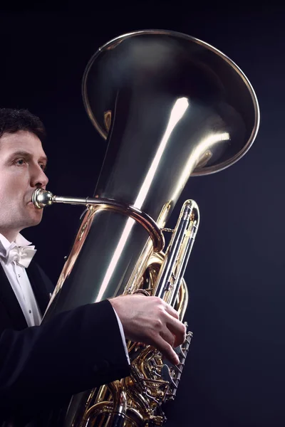 Tuba Spelare Bleckblåsinstrument Klassisk Musiker Spelar Orkester Bas Euphonium Horn — Stockfoto