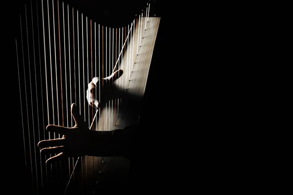 Jogador Harpa Mãos Tocar Harpa Irlandesa Fecho Instrumento Música Harpista — Fotografia de Stock