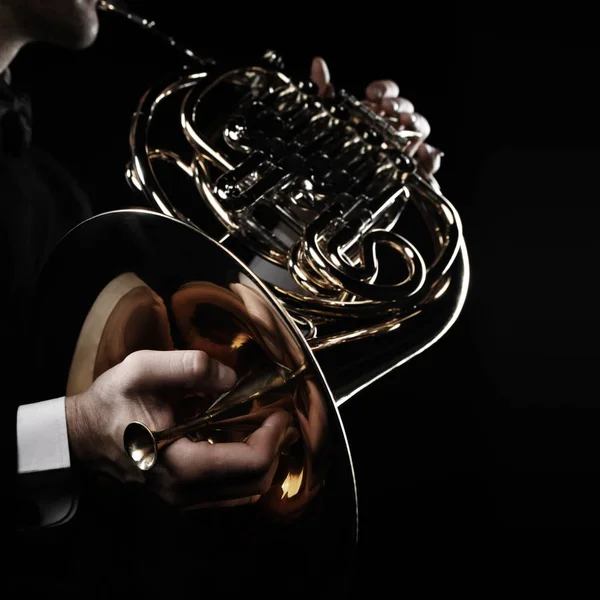Manos Trompetista Francés Hornista Tocando Instrumentos Música Orquesta Bronce Primer — Foto de Stock