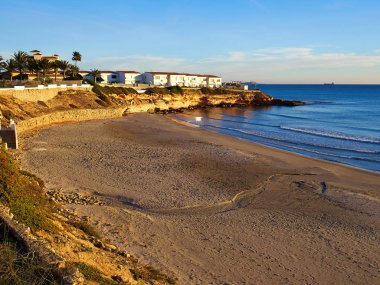 Popüler büyük yaz tatil seyahat hedef Cala Cerrada Playa Beach Orihuela Kosta Güney İspanya
