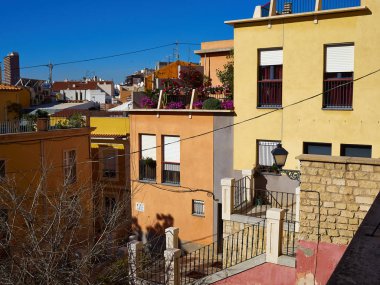 Geleneksel klasik eski kasaba Alicante Costa Blanca Valencia eyaletinin İspanya evler