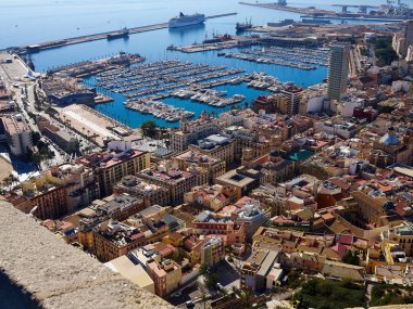 Büyük Akdeniz yaz seyahat hedef - güzel şehir Alicante Costa Blanca Valencia eyaletinin İspanya