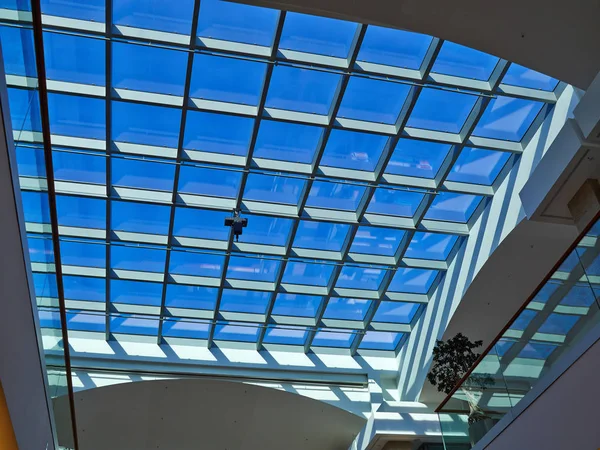 Techo Cristal Edificio Moderno Con Fondo Cielo Azul Claro — Foto de Stock