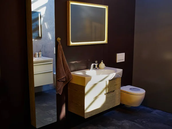 Mooie Kleine Moderne Trendy Design Badkamer Luxe Huis — Stockfoto