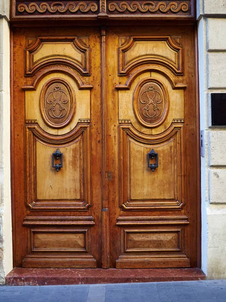 Old Classical Decorative Ornated Medieval Style Wooden Door Alicante Costa — Stock Photo, Image