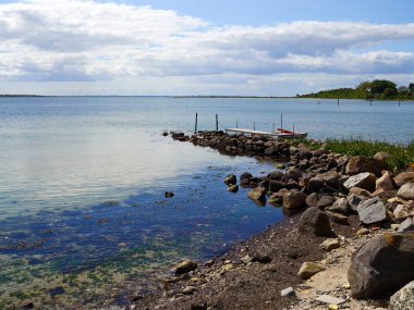 Geleneksel klasik küçük balıkçı tekneleri Danimarka