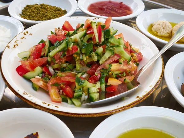 Classic fresh Israeli salad — Stock Photo, Image