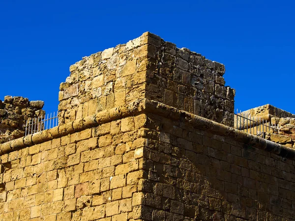 Baf Kıbrıs Ortaçağ kalesi — Stok fotoğraf