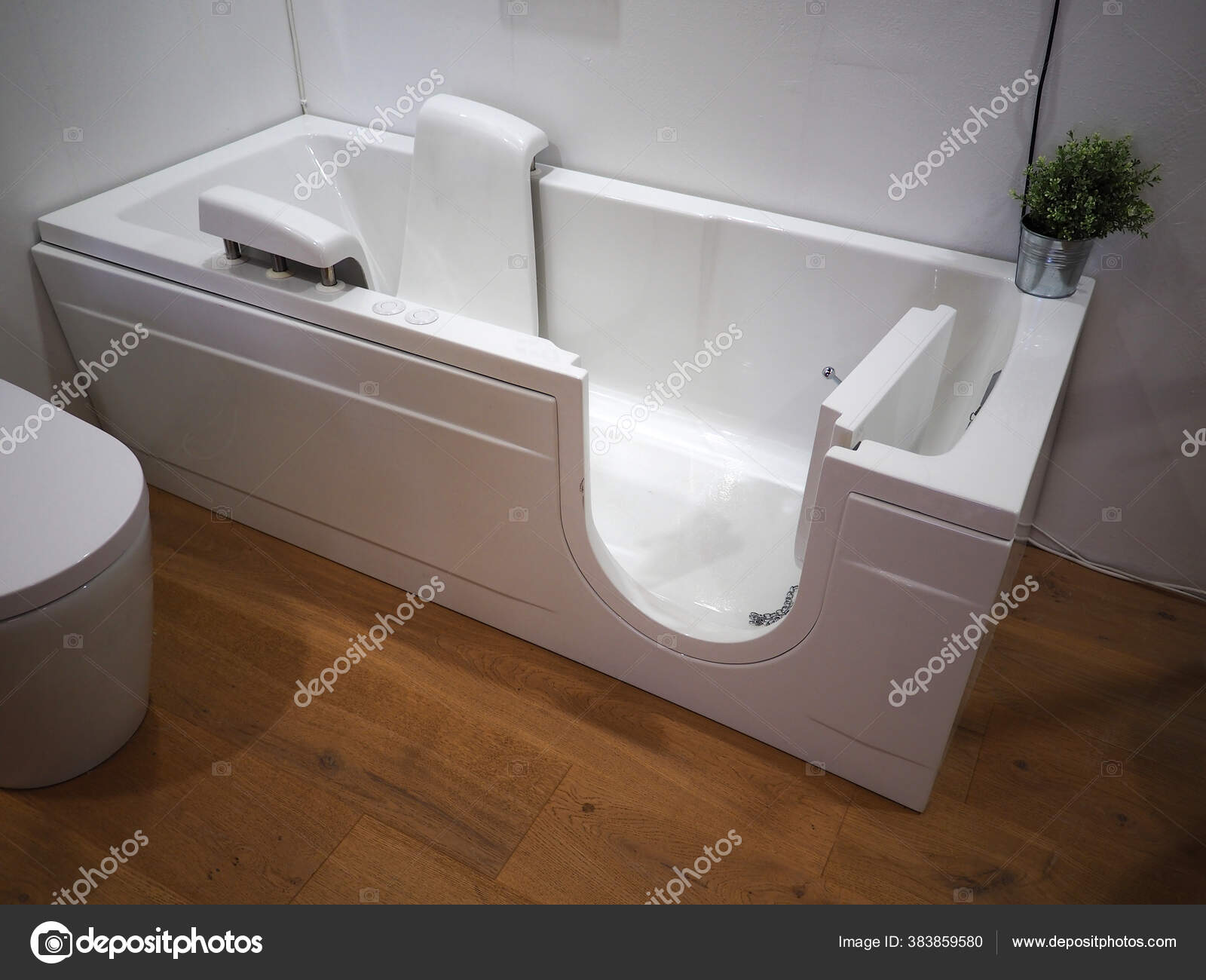 Imágenes de Bañera para discapacitados libres de derechos | DepositPhotos, image size:1600x1300