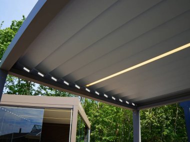 Metal ve plastik parçalardan yapılmış modern moda tasarım pergola arbor
