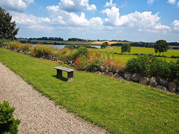 Mooie Zomer Deens Landschap Rolling Hills Met Groene Velden Met — Stockfoto