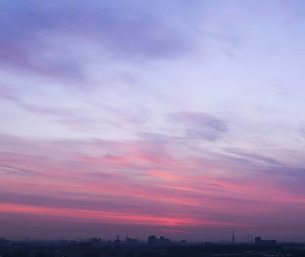 Cielo Del Amanecer Sobre Ciudad Fría Mañana Verano Fondo Naturaleza — Foto de Stock