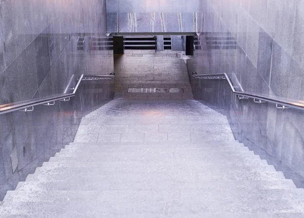 Escalera Cruce Subterránea Día Lluvioso Urbano Tiempo —  Fotos de Stock