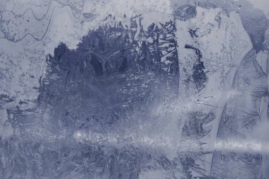 Kış buz dondurulmuş pencere izi. Doku, metin eklemek için arka plan. Yeni yıl tema. Kış. Soğuk.