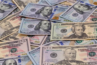 Dolarlarına arka plan. Amerikan Doları nakit para. Yüz dolar, 50 dolar, on dolar banknotlar.