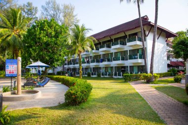 Amora Beach Resort, Phuket, Tayland, 18 Mart 2018: Otelde yüzme havuzu. turizm ve dinlenme