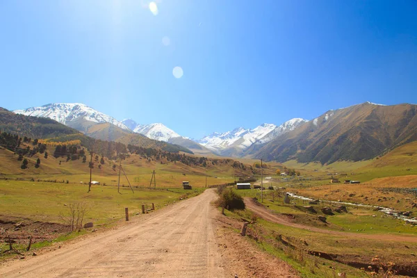 Valley in the mountains. Autumn landscape. Kyrgyzstan — ストック写真