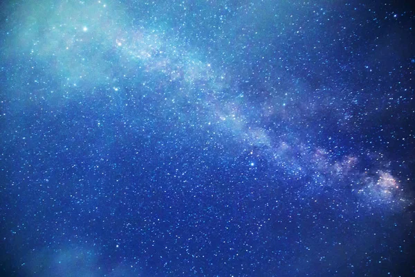 Derin Gökyüzü Astrofotoğrafçılığı Gökyüzünden Geçen Samanyolu Doğal Arkaplan — Stok fotoğraf