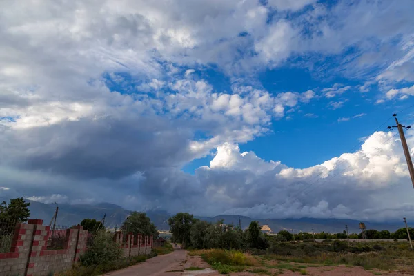 Nubi Luminose Cumulus Contro Cielo Blu Sfondo Naturale — Foto Stock