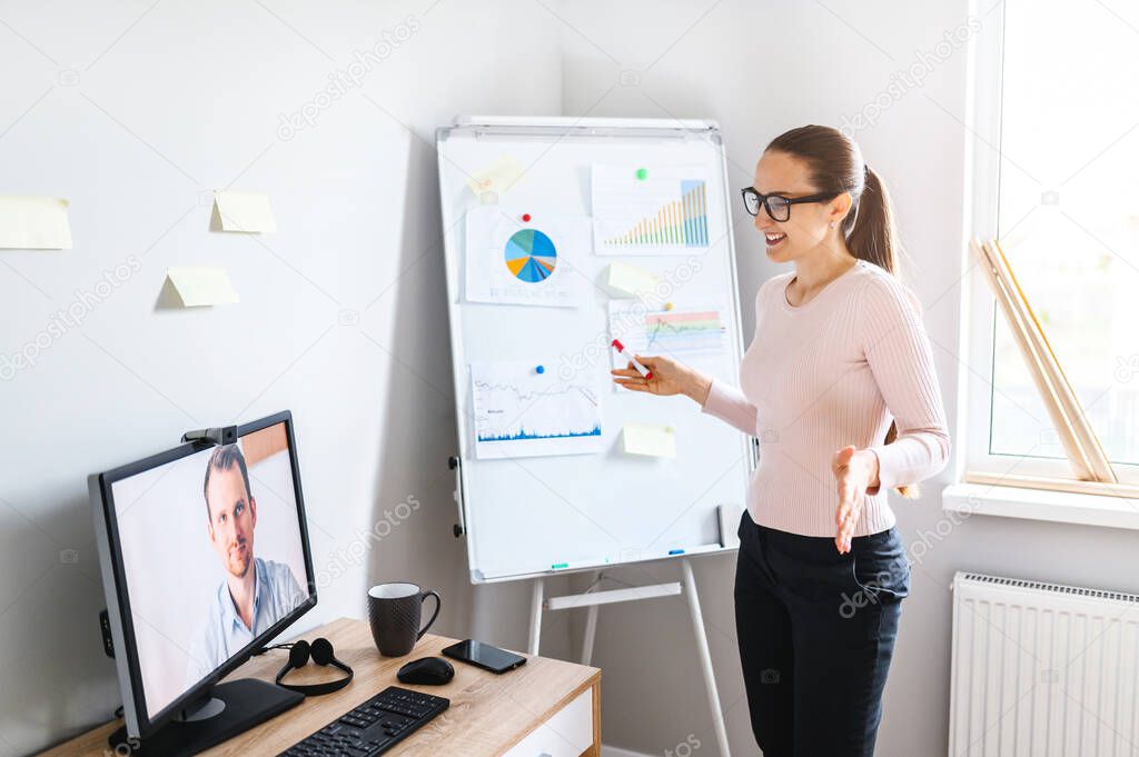 Video meeting of two employees via a pc app