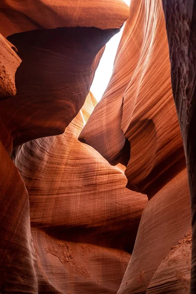 弯曲的羚羊峡谷狭窄的洞穴 — 图库照片