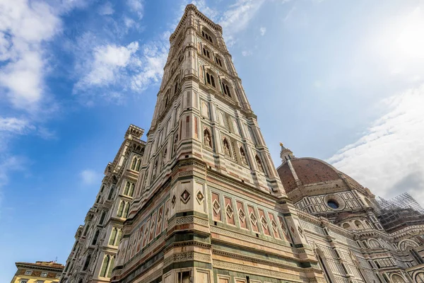 Blick auf den Glockenturm von Giotto in Florenz Stockbild