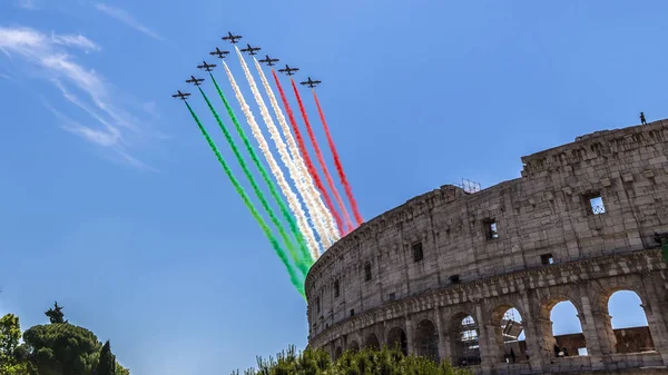 이탈리아 곡예 항공 팀 — 스톡 사진