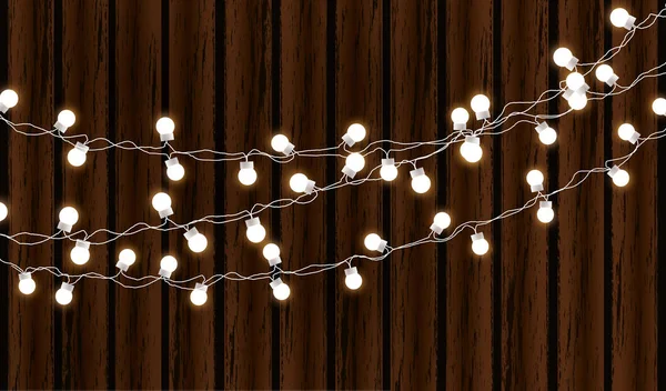 暗い木製の背景に隔離されたクリスマスライト。グローガーランド。ワイヤー上のベクトルグローxmas電球. — ストックベクタ