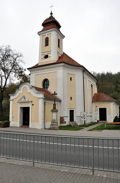 Παλιά Εκκλησία Και Χωριό Neslovice Μοραβία Τσεχική Δημοκρατία Ευρώπη — Φωτογραφία Αρχείου