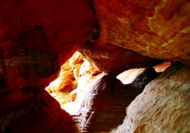 Renkli kumtaşı kaya orman