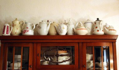 Kahve kap geçit dolap