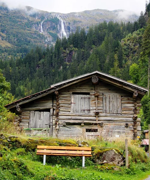Hut Bergen — Stockfoto