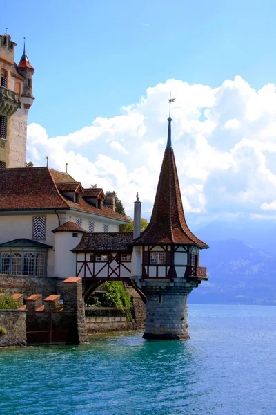 Castelo Oberhofen Suíça Fotos De Bancos De Imagens Sem Royalties